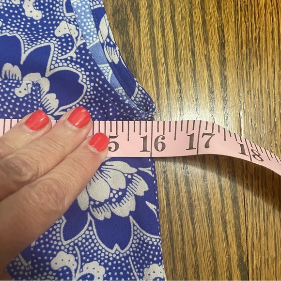 Ann Taylor Blue Floral Sleeveless Blouse - Picture 10 of 11